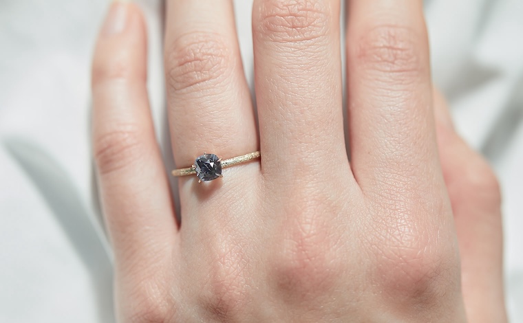 Stardust Ring-Gray Spinel