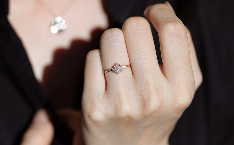 Twisting Snowflake Ring-Old Mine