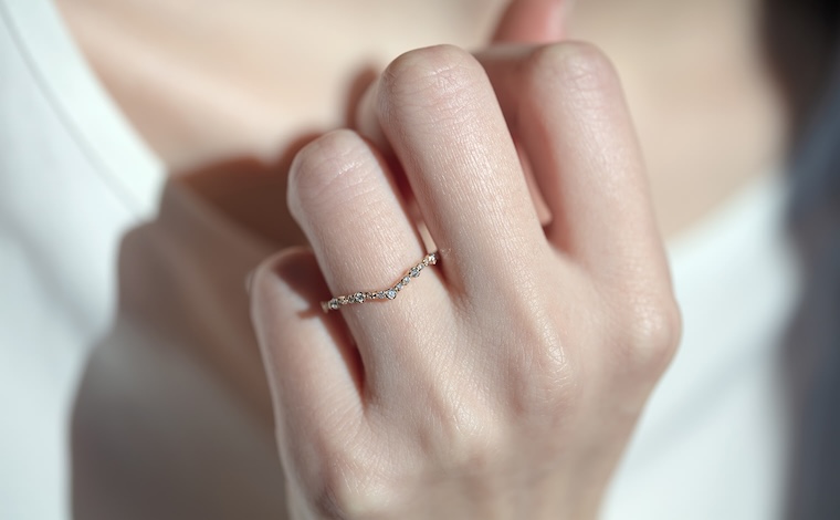 Curved Dotted Ring