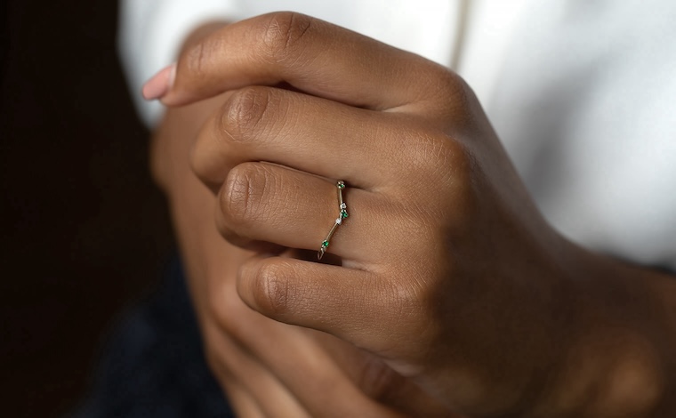 Curved Emerald Ring