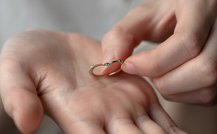 Curved Emerald Ring