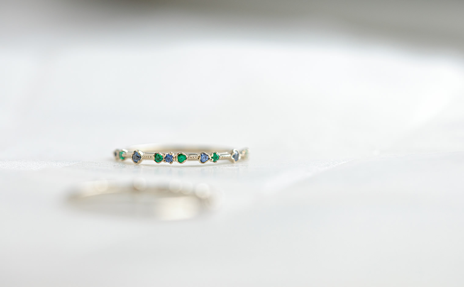 Dotted Ring-Sapphire & Emerald