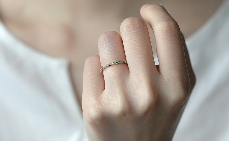 Dotted Ring-Sapphire & Emerald