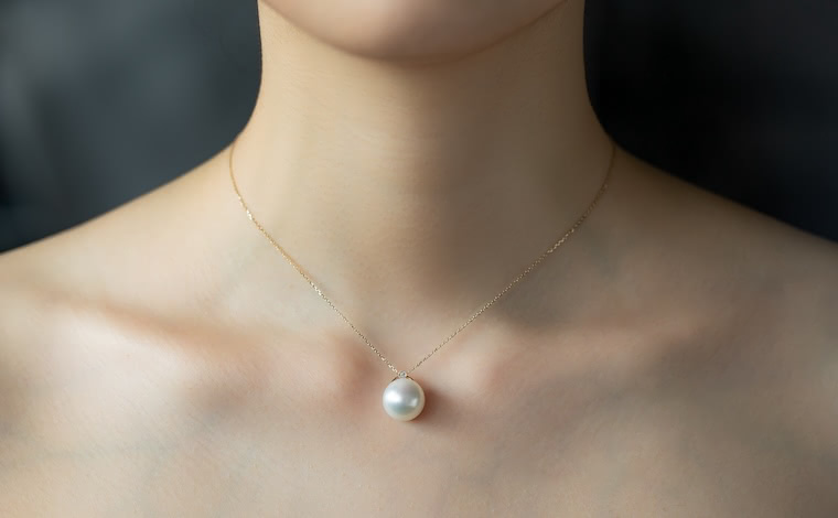 Pearl Handle Necklace