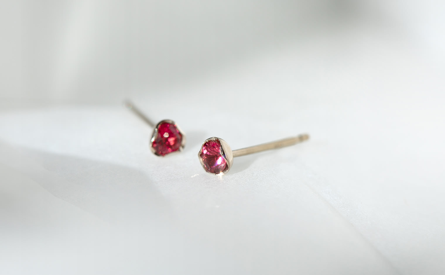 Iceberg Studs-Spinel