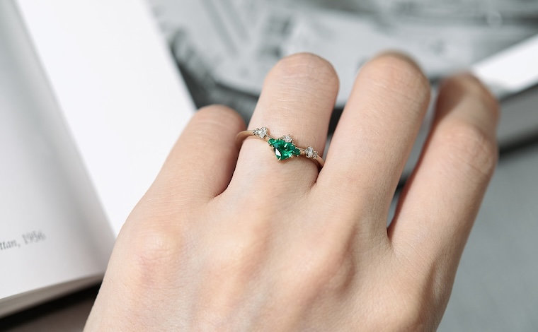 Curved Heart Ring-Emerald